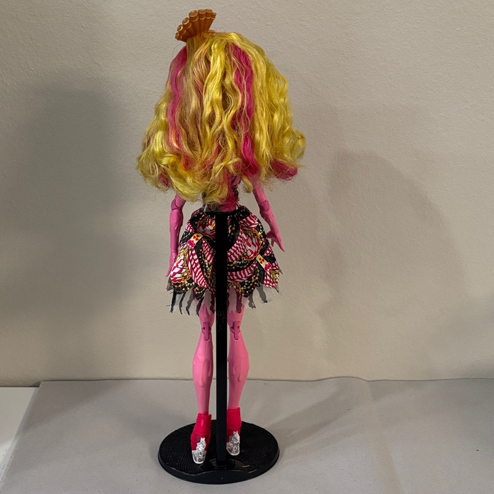 Pink and Yellow Fashion Doll ( Monster high freak chic Gooliope Jellington doll. - Picture 2 of 2